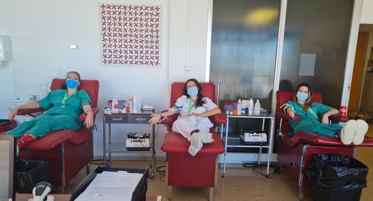 📣Con el temporal las donaciones de sangre se han reducido.
🚨SE NECESITA SANGRE DE TODOS LOS GRUPOS🩸

Si tienes cerca un hospital o eres personal sanitario, acércate a donar.
Hoy nuestras resis <a href="/PatriciaTardag1/">Patricia Tardaguila</a>, <a href="/M_Lavandeira_/">Maria Lavandeira</a> y <a href="/tamaracc20/">Tamara</a> se han animado!

Gracias <a href="/DSangreGu/">Donantes De Sangre</a>🏨