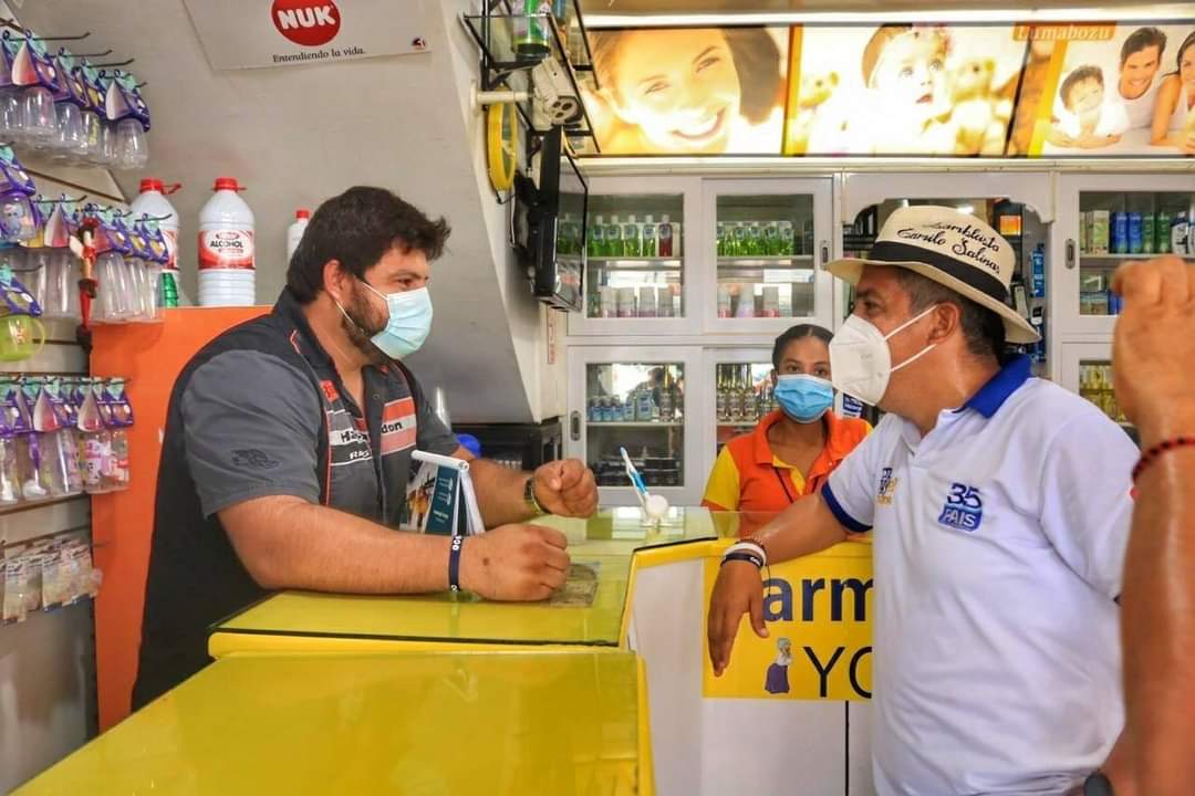 CamiloSalinasOF's tweet photo. ¡En #Montalvo la gente la eligió y sabe que #La35 en la mejor opción!

Junto a #AnaMariaSilva y #AdrianaBajaña recorrimos varios sectores de Montalvo para dar a conocer nuestro compromiso de trabajo en la Asamblea Nacional. https://t.co/hg1yVBpY5n