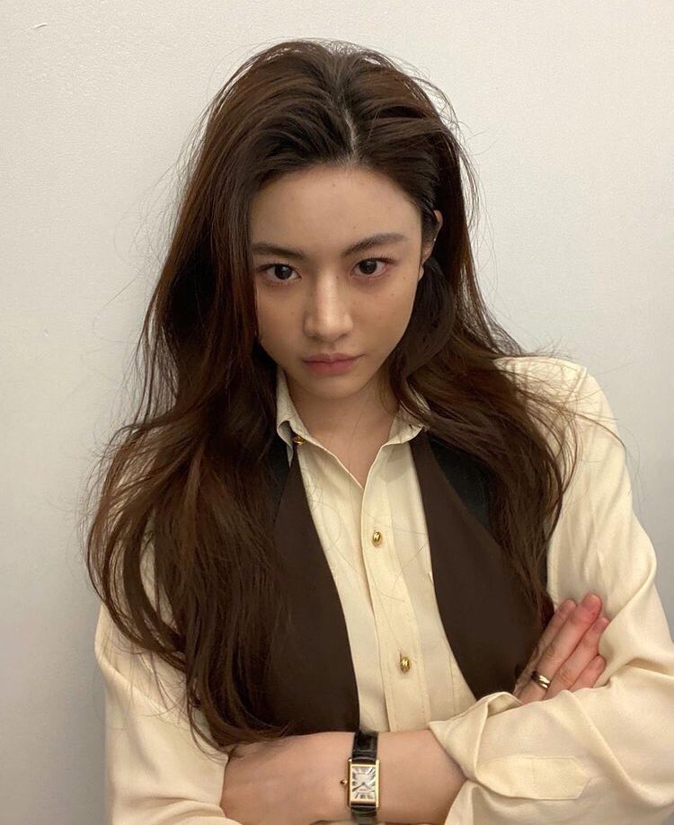 ErnC_MKVEAYOrlw?format=jpg&name=medium