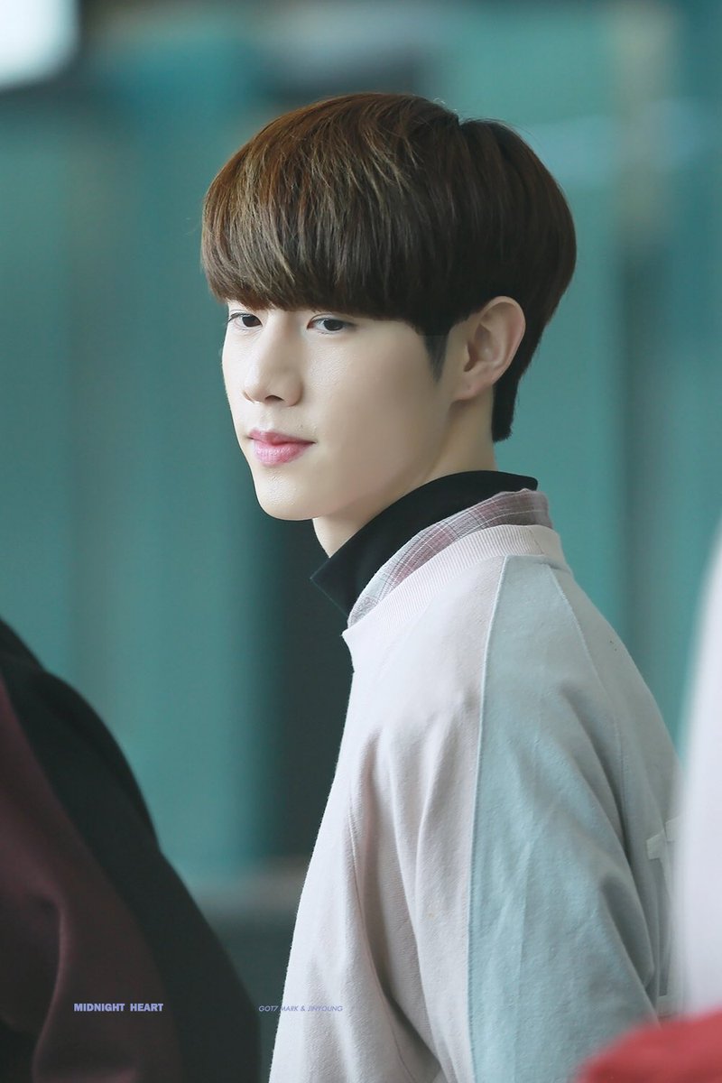MidnightHeartmj's tweet photo. [HQ] 
170331 ICN @marktuan     
Always.🤍

#Mark #마크 #段宜恩 https://t.co/gPzx2jizdg