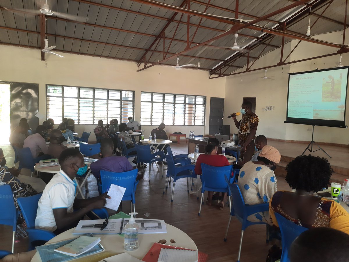 abena101's tweet photo. Desire Dickson, Field Officer for #AfricaRISING# explaining the 4 categories of farmers in Upper East Region, Ghana. #Solar pump for irrigation# FLI# @IWMI_ @Petraschje @ThaiThiMinh1 @DMSmifffy https://t.co/ozZLJqOGOr
