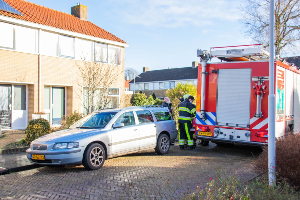 Brandweer rukt uit voor vreemde lucht in Joure - #Friesland -..