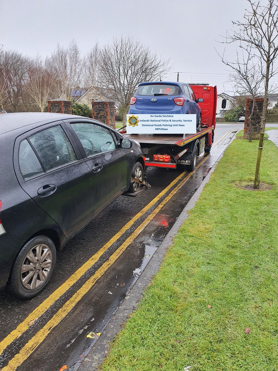 GardaTraffic's tweet image. Naas RPU at an #OperationFanacht checkpoint in Newbridge stopped these 2 Vehicles from unaccompanied learner permit holders.
A third unaccompanied learner permit holder was also found to have no insurance and had 4 live warrants in existence for them. All vehicles were impounded.