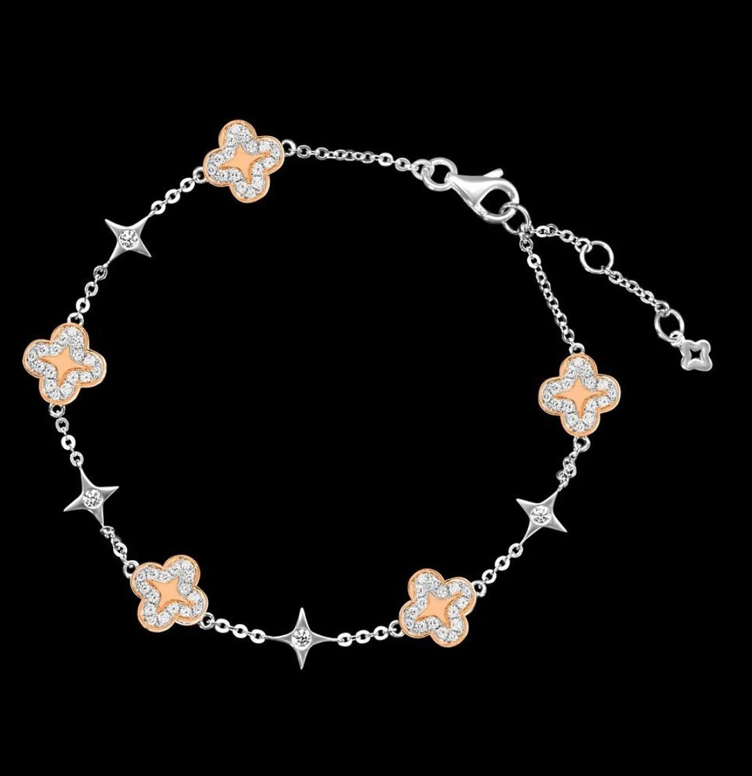 The missing link in your fabulously floral collection, the OC Wonders 18K White Gold bracelet is the perfect addition to your jewellery portfolio. Beautifully crafted in both white and rose gold, this exquisite piece effortlessly matches any look #OCWonders #OurOCStyle