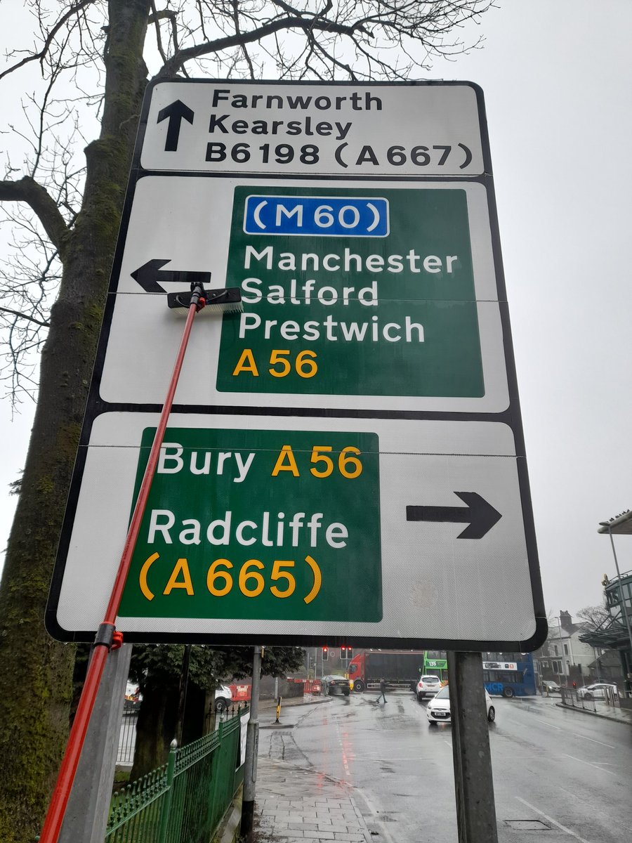 What a horrible day for window cleaning 🌧 so I went round my local town cleaning some road signs 🧼🧽

Any1 who spots a sign that needs some TLC feel free to DM and I'll clean it free of charge 🙂

#communityspirit #ilovewhitefield #local #Whitefield #Bury
