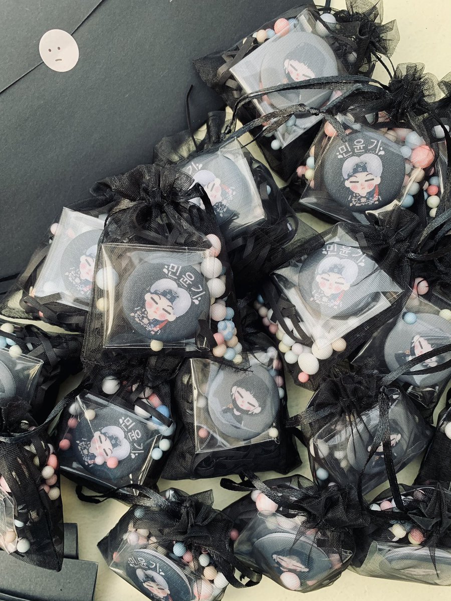 Third24112541's tweet photo. น้อนนี่มี2 ver. มี2 Package 
เพื่อจาลืมม 5555555 

#SUGADEARDAY 
#HappyYoongiDay 
#HappySugaDay 
#SUGA #YOONGI https://t.co/ZnEWioLfTz