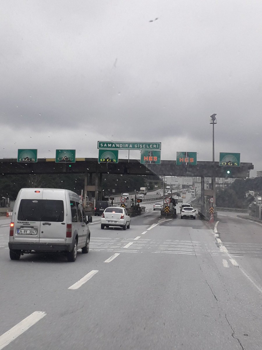 Syn yetkililer burası çamlıca ve samandira giseleri ve yaklaşık  4 km re mesafesi var ve yıllardır bu yoldan para alıyorsunuz  en azından bu kısa mesafeden almayın