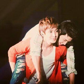 Leeteuk said that Donghae is like painful fingers (if Donghae gets hurt then he is hurt too)