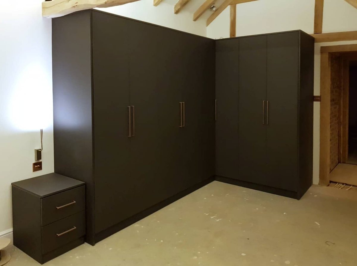 AesthetixLtd's tweet photo. Throwing it back to 2019, We installed these charcoal grey matte wardrobes with with copper handles in this lovely barn situated in Horley. Tell us what do you think? 🖤
#MadeToMeasure
#BarnWardrobes #barnconversion #wardrobegoals #dreamcloset #masterbedroom #fittedwardrobe https://t.co/0pEm0oNcKm