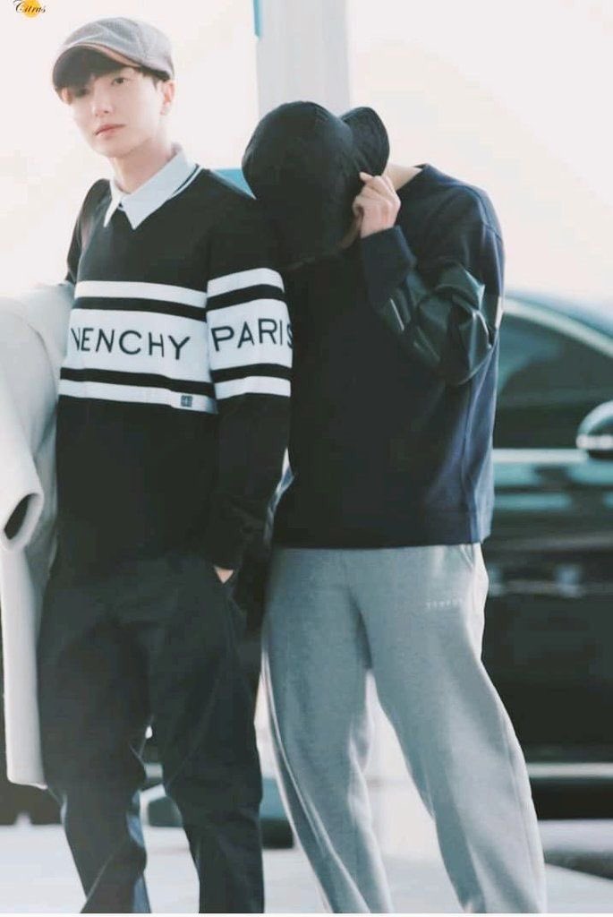 The way Donghae becomes extra clingy whenever Leeteuk looks gloomy