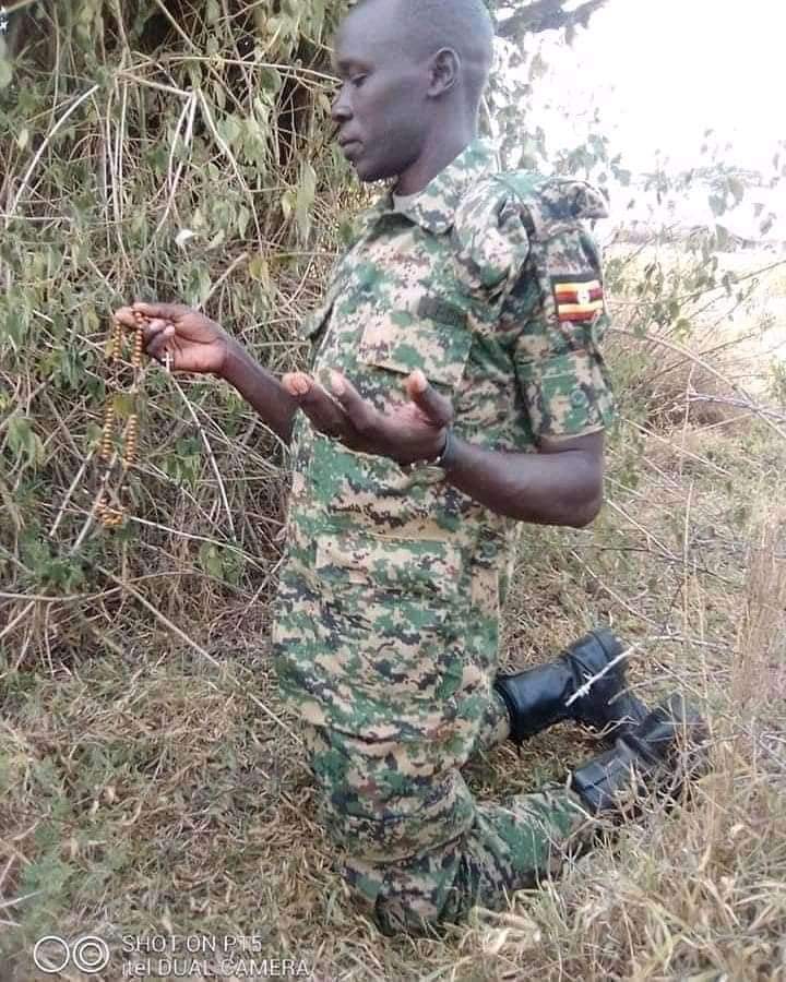 UgandaHuman's tweet photo. #RightToFaith:
This soldier has gone down to pray for his nation, is calling for #Peace🕊️ .
Will you join him?
Cc. @AKasingye @UPDFspokespersn @GenWamala @PaulFunk2 @mkainerugaba @KawalaRachael @Patrickonyango1 @Lukowoyesigyire @OkothOchola1 @jbyabs @IGADPeace @FredEnanga1 @hrw. https://t.co/DXiPlE3IKf