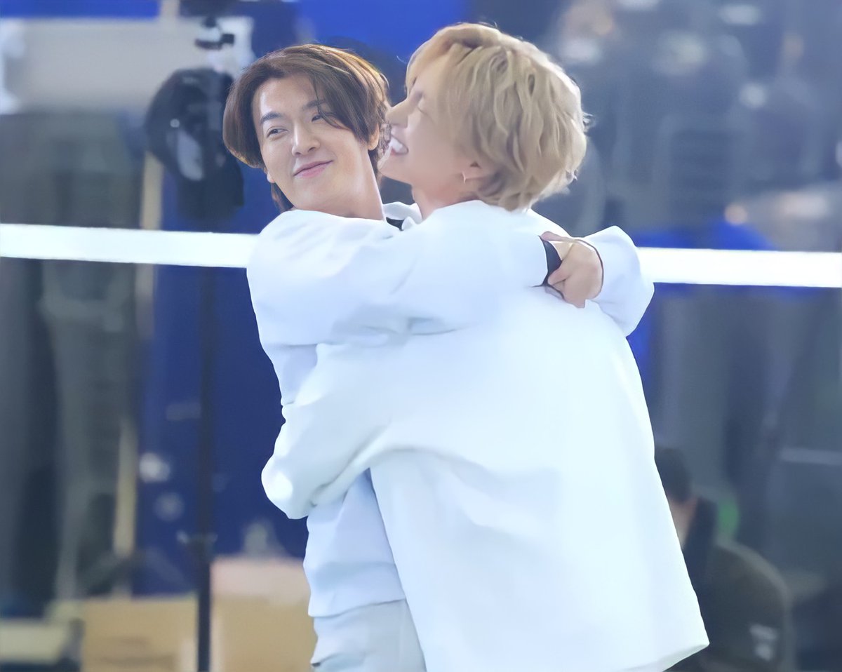If you notice, donghae's behaviour towards leeteuk is completely different. The way he always hits the members when he is laughing or getting hyper. It's like they are his siblings/friends. But he never does it to leeteuk. It's like he sees him as a parental figure