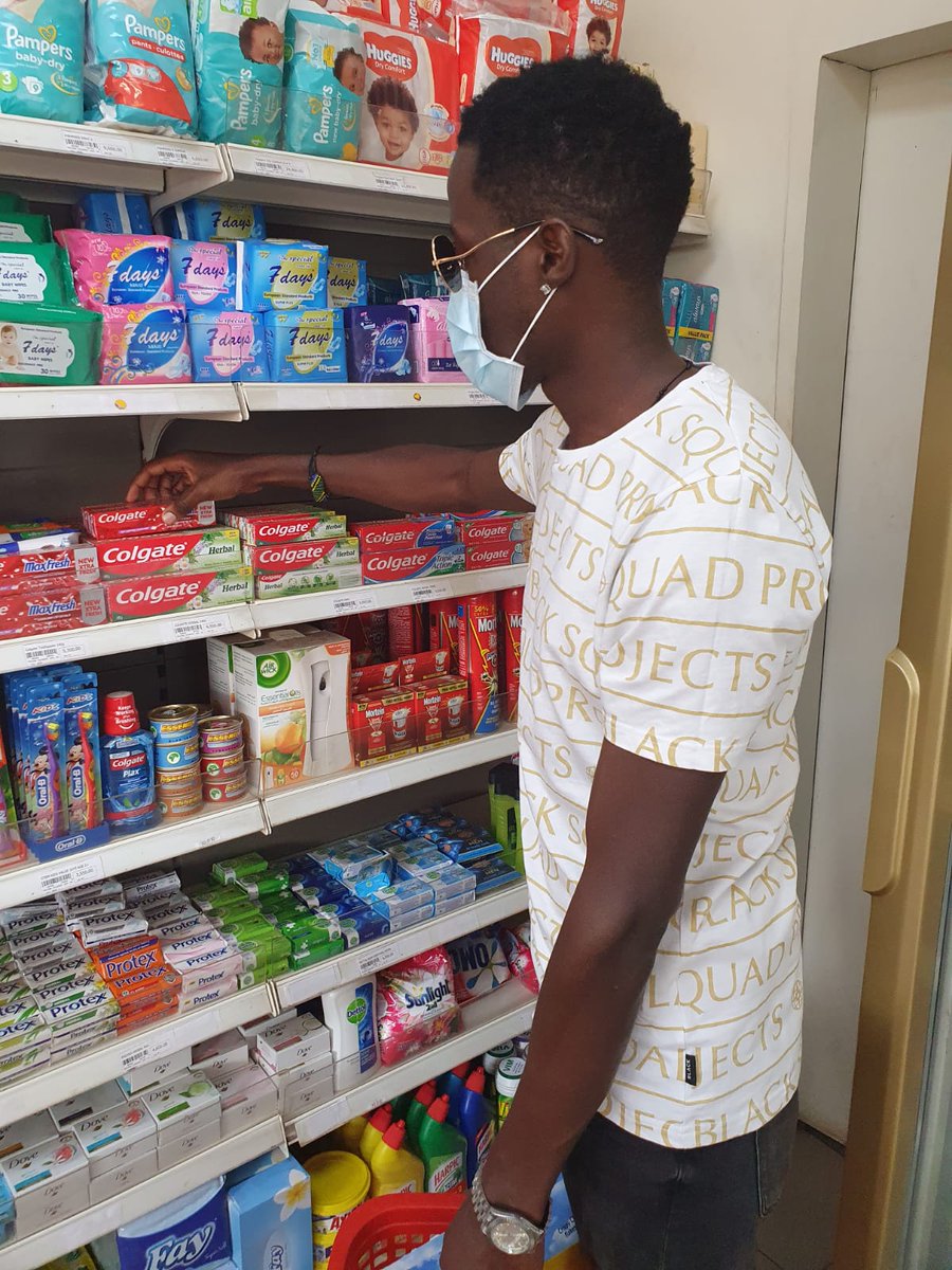 Faizafabz's tweet photo. Anyways Byona mubikole naye don't forget to stock up for the election weekend with some essentials at Shell select to avoid unnecessary movements and interruptions as you catch up with the results. A voucher or trolley dash might be in the offering too π.
#shopatShellandwin https://t.co/RiKg0lgw5W