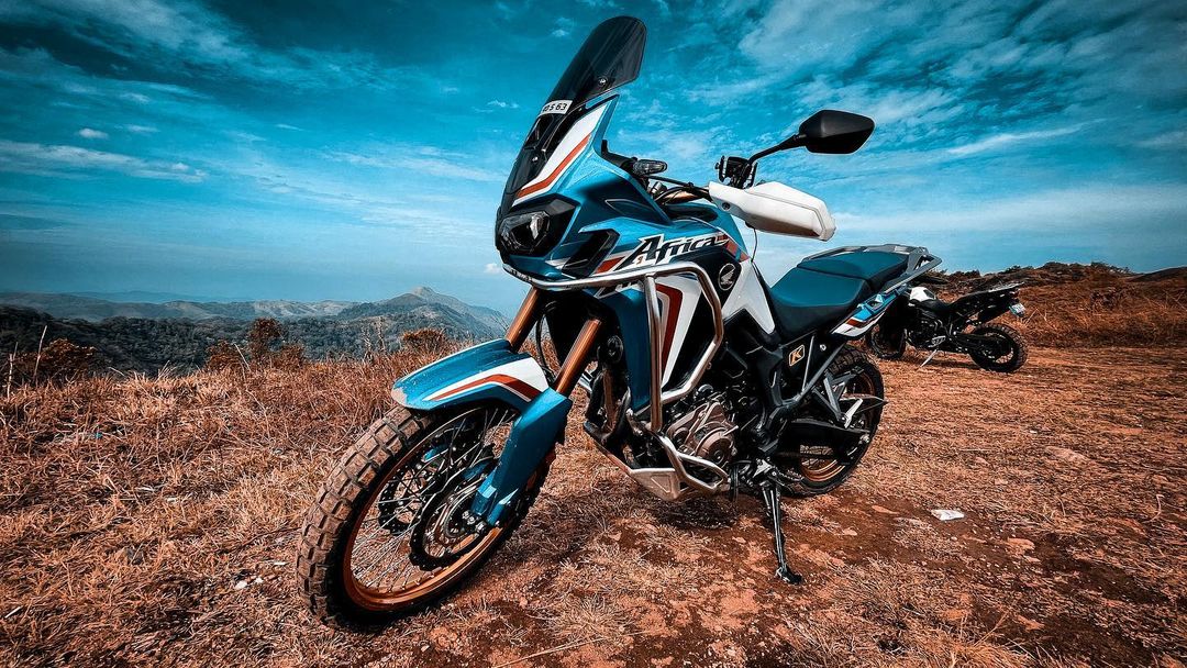 BigWingIndia's tweet photo. To know what lies beyond the horizon, ride to it. 

Picture Credits: Alii Ksa

#HondaBigWingIndia #RideWithWings #AfricaTwin https://t.co/eXmqFJfD48