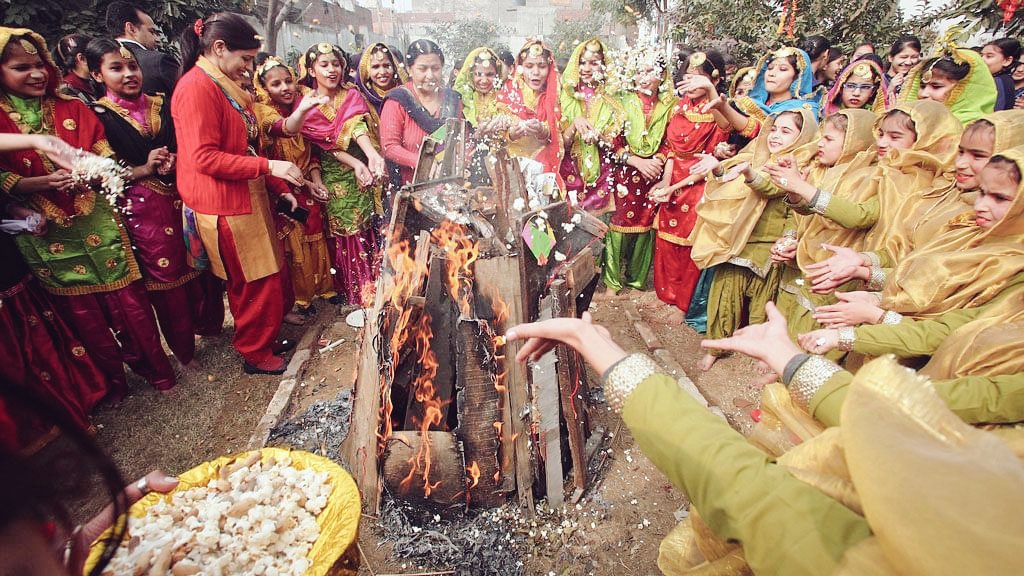 sumendra_thakur's tweet photo. May this Lohri bring opportunities your way, to explore every joy of life, turning all your dreams into reality and all your efforts into great achievements. Happy Lohri!
#Lohri #Lohri2021
#Lohrifestival
#lohriwishes
#lohriparty 
#lohriparty 
#LohriStartsFestivals 
#Celebration https://t.co/DBLOPjTwMX