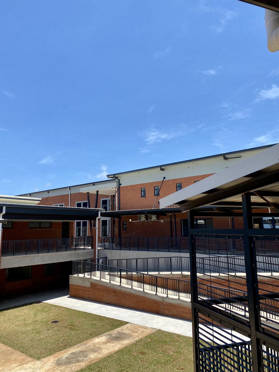 siyandandaba's tweet photo. A brand new school 📡🌡🔬🧬

✨✨ https://t.co/t2y0o00bms