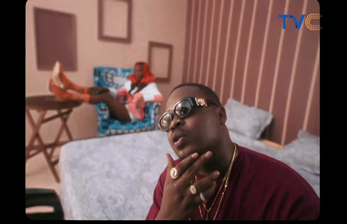 TVCconnect's tweet photo. For the second week in a row, @Olamide x @Omah_Lay maintain the number 1 spot on the #countdown. 🕺🕺 #ESplashonTVC #ESplashCountdown https://t.co/sBkQGqdkVm