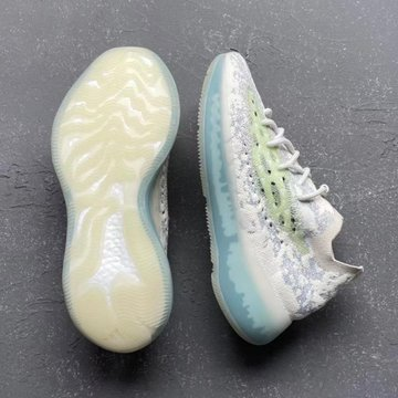 copmasterovic's tweet photo. Detailed Look at the adidas Yeezy Boost 380 "Alien Blue". 
https://t.co/PAp6ztPavb https://t.co/TjIFcfaJ3t