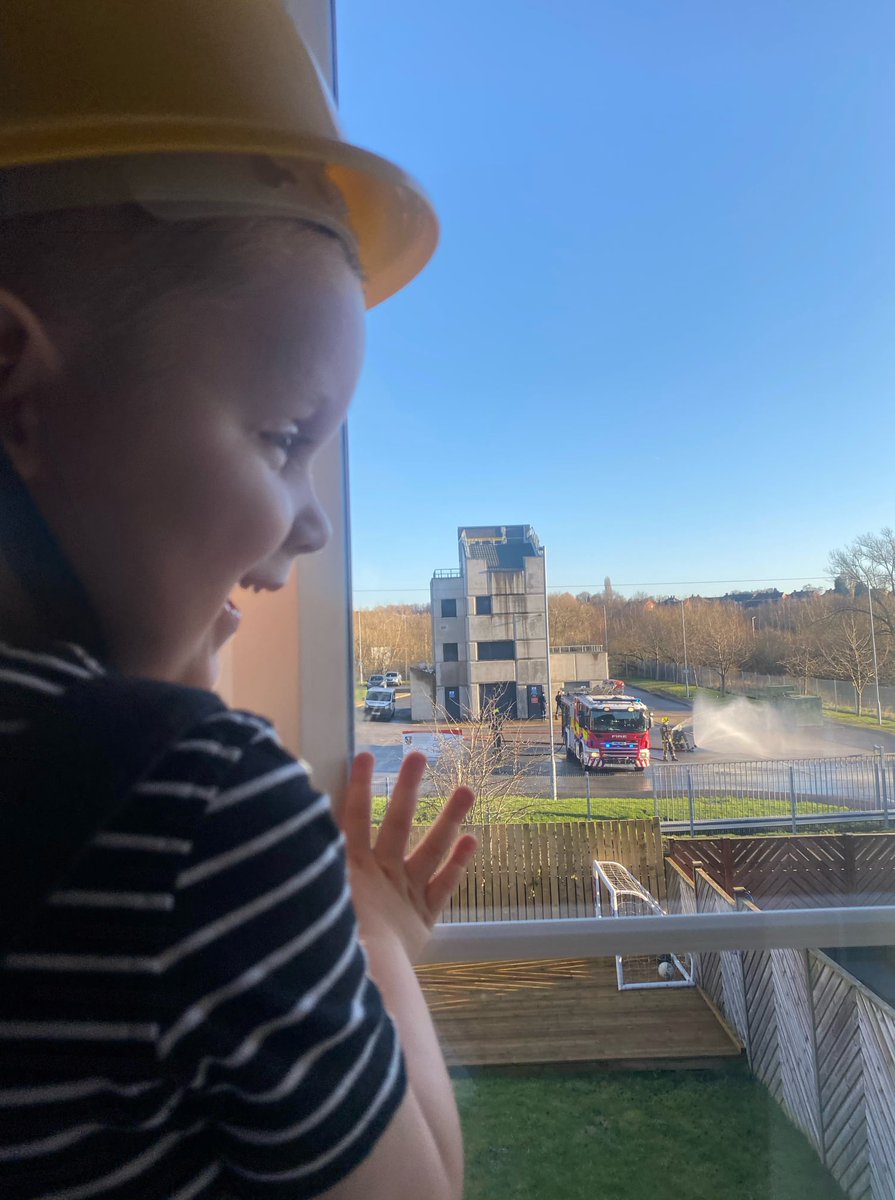 South Yorkshire Fire tweet media