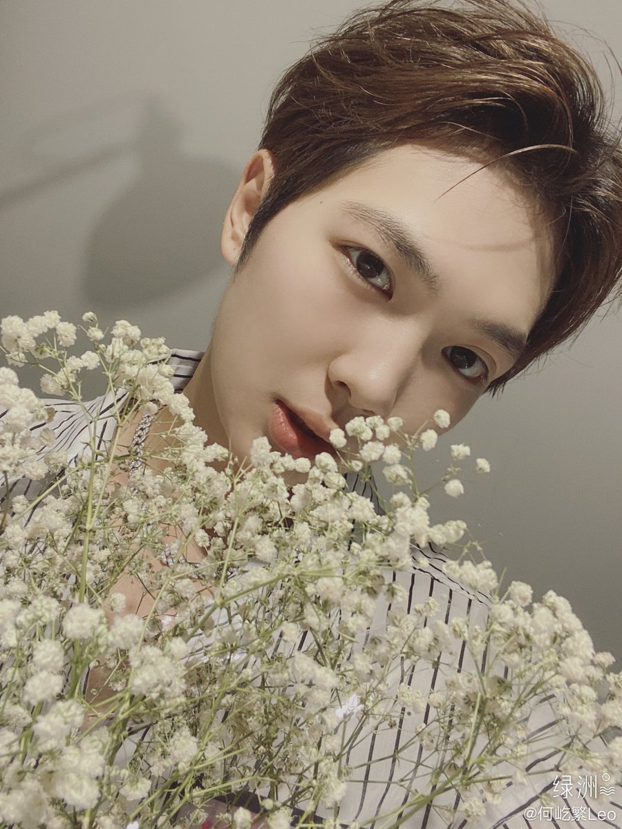 何屹繁- he yifan- 1998.08.22- from yibin, sichuan- graduated from sichuan conservatory of music, c/o 2013- member of swin-s- under he yifan studio- participated in super idol and afo #何屹繁  #创造营2021  #Chuang2021  #创4  #ProduceCamp2021