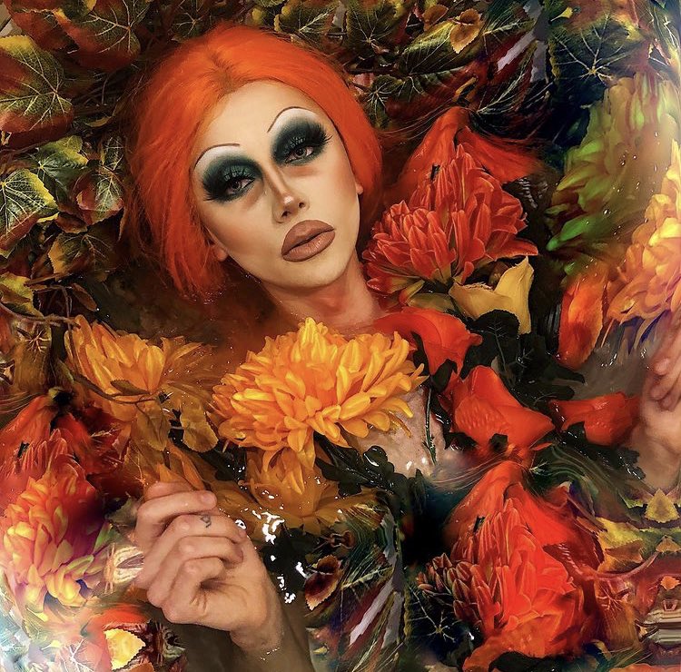 Cosmia ig: @/cosmia.absurd