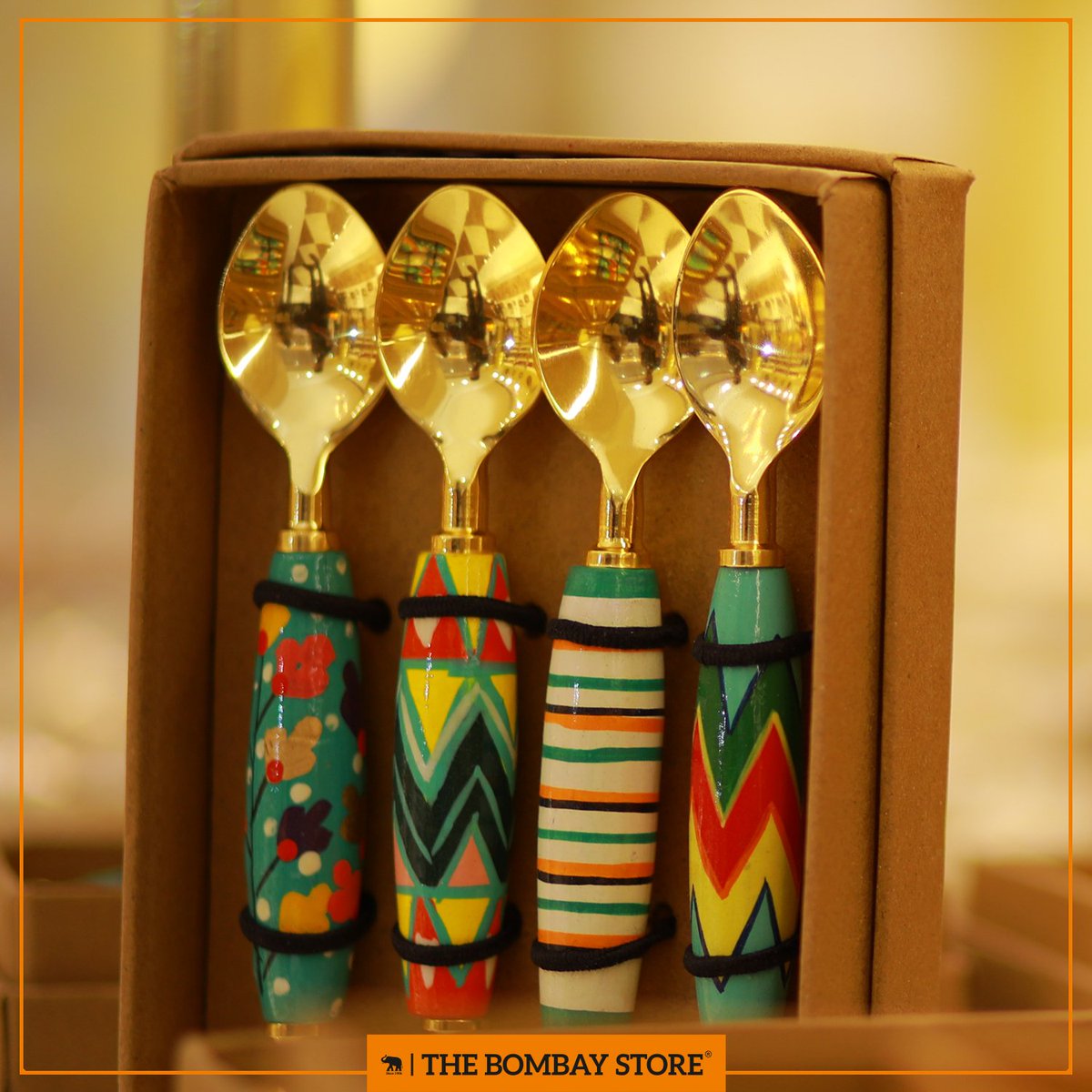 thebombaystore's tweet image. Contemporary yet traditional, enjoy this delightfully colourful set of tableware. Be sure to be showered with compliments from guests!

#spoonset #woodenspoon #cutlery #tableware #thebombaystore #swadeshi #makeinindia #vocalforlocalindia