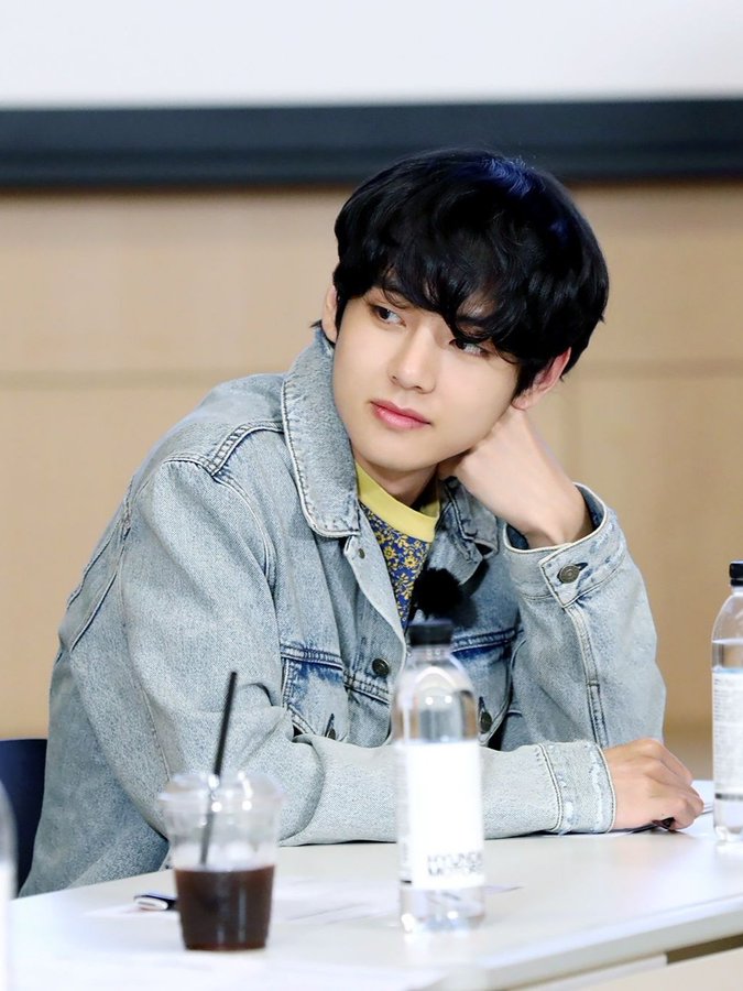 방탄소년단_뷔 (@BTStwt_THY) / Posts / X
