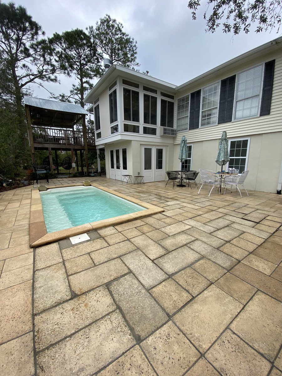 EyeDoWindows's tweet image. It’s Transformation Tuesday! One of the best transformations you can do for your home! 

Pavers cleaned ✅

Home cleaned ✅

Now is the time to get your home ready for spring! Call your local pressure washing company and get 10% off any exterior home cleaning! 251-609-2976