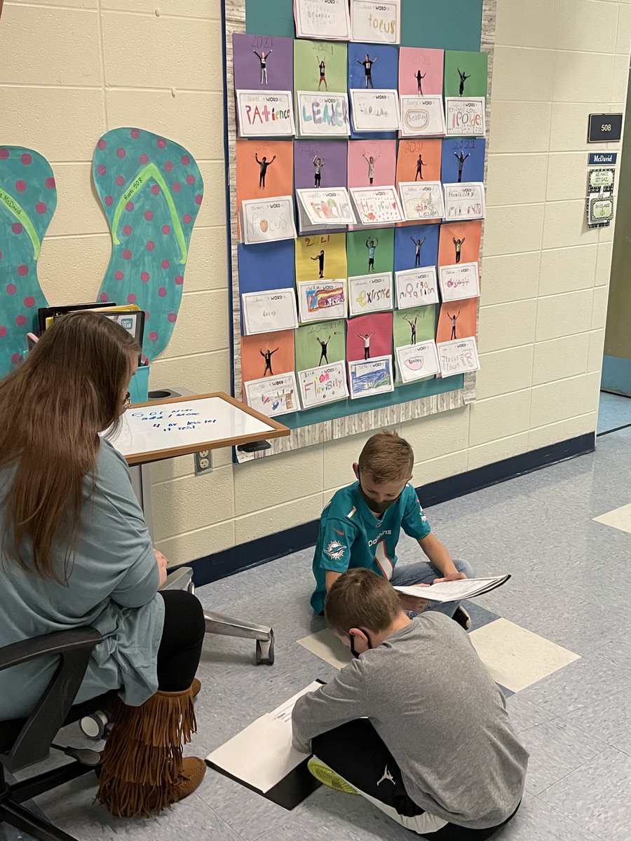 PecanPark's tweet photo. Third grade students and teachers are working hard this morning even before the tardy bell rings. Everyone is finding those extra minutes!! https://t.co/rX6d4AY2RQ