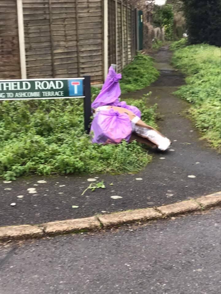 TadworthVillage's tweet photo. @CrispinBlunt @SyHeartlandsCCG Have you seen the great #volunteers working out in all weather @CleanUpTadworth
We’ve collected nearly 700 bags of #litter since August
#lockdownlitterpickers #keepsurreytidy #beinguseful #surrey @reigatebanstead @TadworthWalton @T66018937R @JSHKT20 @RBBCLeader https://t.co/75lbKBSNAq