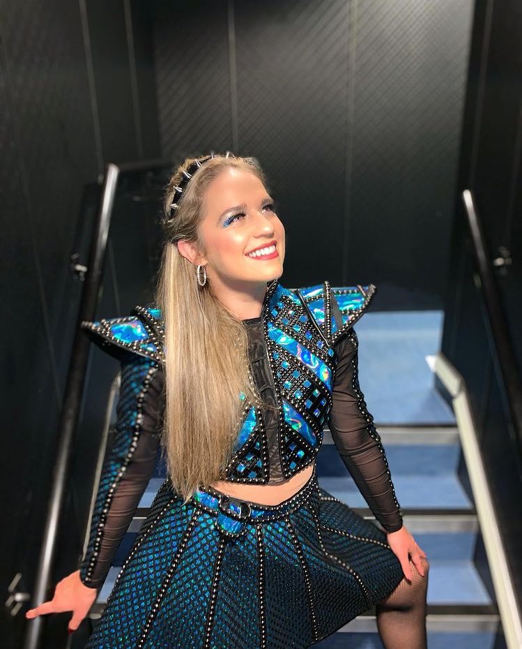 elizabeth walker as jane seymour but the quality gets progressively worse, a thread /safe