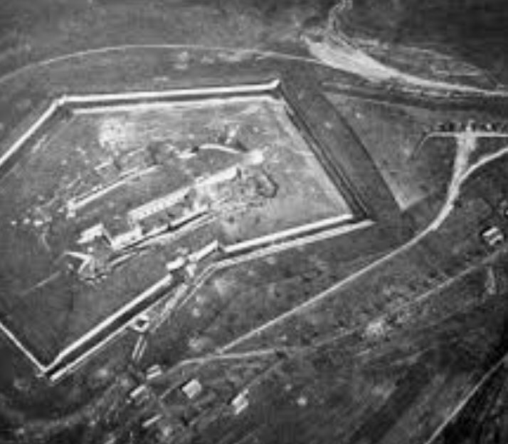 7e_brig_blindee's tweet image. #ÉphémérideDuCentaure 
1/3
1️⃣3️⃣janvier 1️⃣9️⃣1️⃣9️⃣- @3eRG_Officiel 
Le #3eRG 💣 se voit décerner une citation avec attribution de la Croix de Guerre 1914-1918 avec palme pour le motif suivant :
« S’est particulièrement distingué le 22 mai 1916 à l’attaque du fort de Douaumont,...