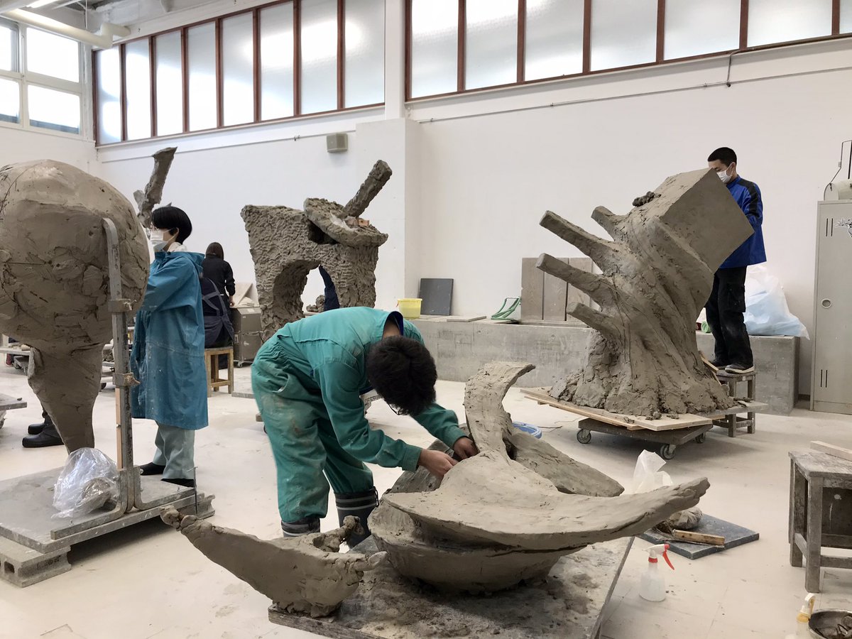 東北芸術工科大学彫刻コース 1年生 等身大塑造 幾何形態になった私 年が明け 粘土がどんどんついて迫力が出てきました アトリエの粘土槽が空っぽに すごい熱気です 東北芸術工科大学 彫刻 Sculpture 美大 アート Art 塑造 幾何形態 東北芸術工科大学彫刻コース 1年生 等身大塑造 幾何形態になった私 年が明け 粘土がどんどんついて迫力が出てきました アトリエの粘土槽が空っぽに すごい熱気です 東北芸術工科大学 彫刻 Sculpture 美大 アート Art 塑造 幾何形態