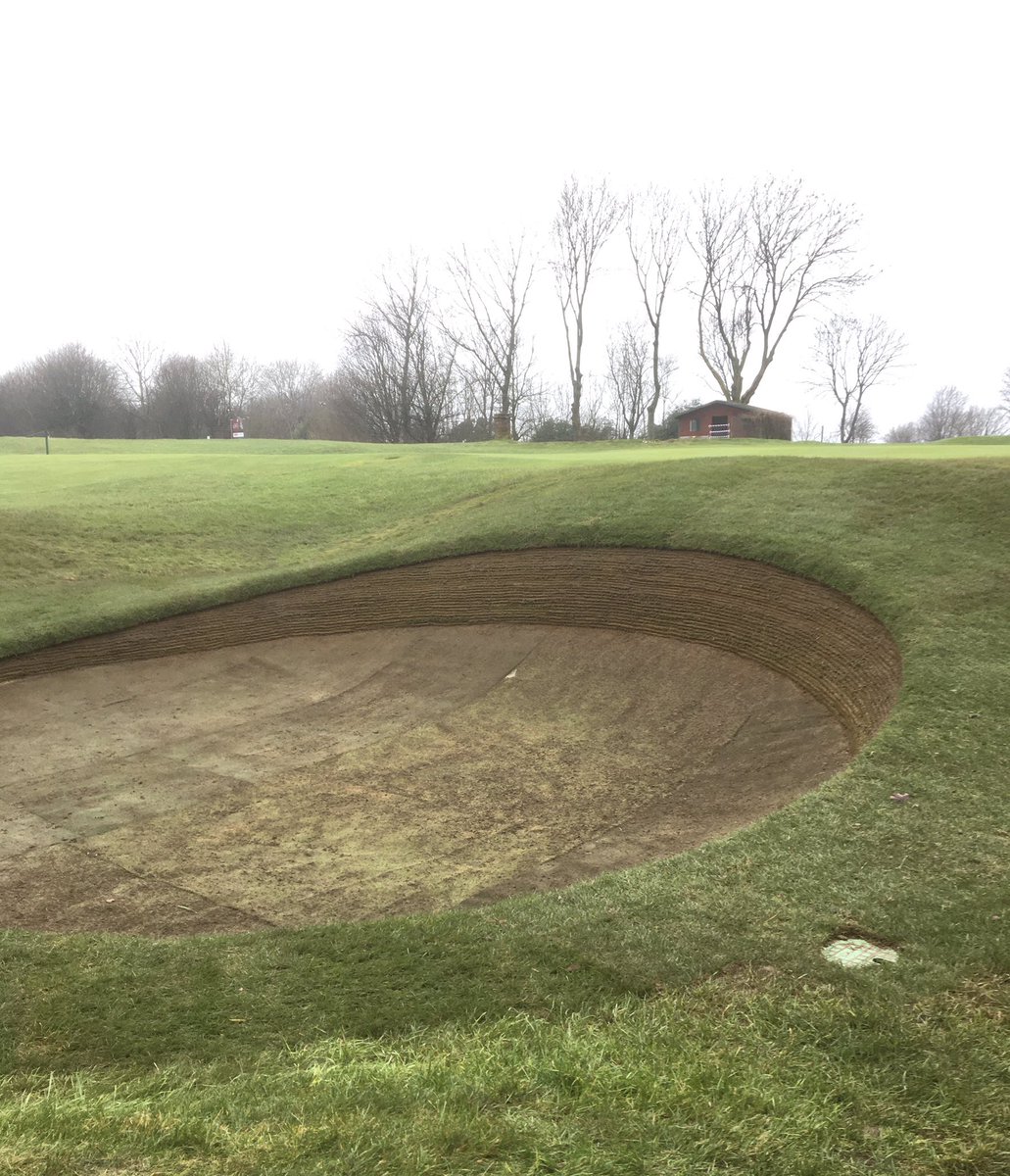 DunstableGolf's tweet photo. The pot bunker at the 10th was a priority rebuild with wash downs, puddling, contaminated sand and mining bees burrowing in the face. 
Synthetic edging/liner and a shingle sump in the base has addressed these issues #dunstabledowns #golf #improvements #greenkeeper ⛳️ @DuraBunker https://t.co/oOOl4DIt65