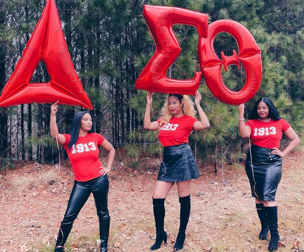 lexiwthecurls's tweet photo. Happy Founders Day to my Sorors ๐บ๐
๐: @myfoundersdream reusable Greek letter balloons that celebrate Greek organizationโs milestones founded by my Soror
#89POP #dst1913 #dst #deltasigmatheta #dst108 #forwardwithFortitude #epcpdst #AOML https://t.co/r70DSEtE5Z https://t.co/fVWSRlFZtJ