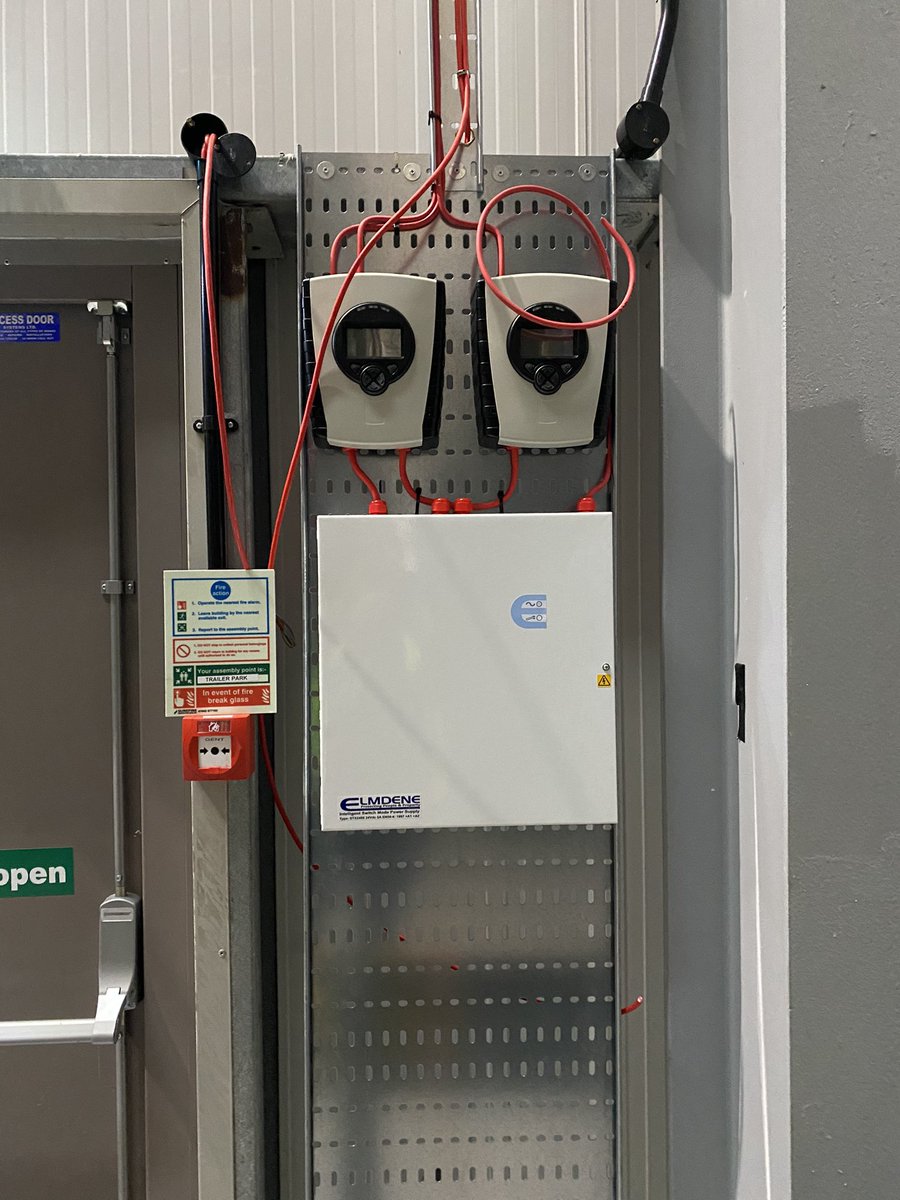 LtdMaxi's tweet photo. Several sets of @ApolloFireEMEA fire beam systems being installed in a large warehouse in Manchester. @ElmdeneIntLtd #firealarm https://t.co/LjWQc4K63M