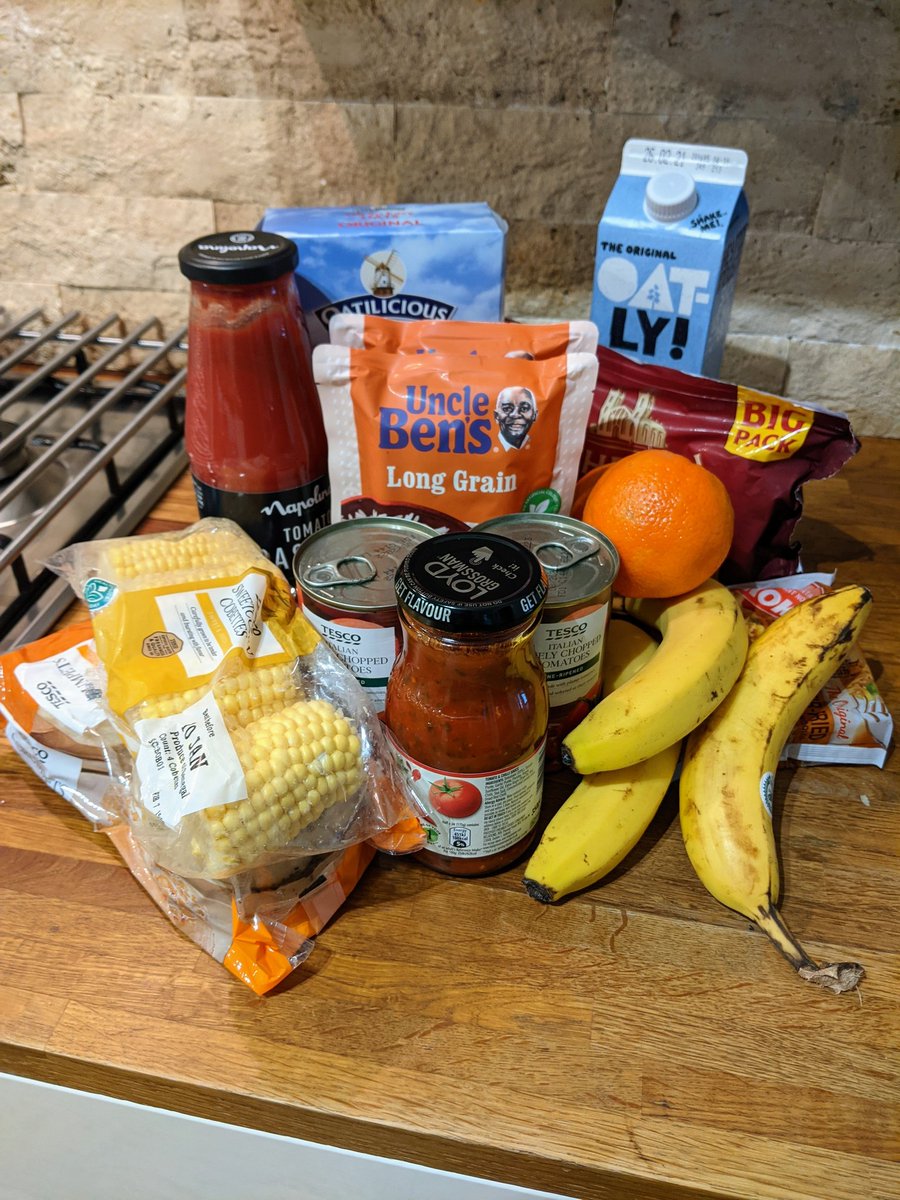 ccwild79's tweet photo. This is a top up food parcel. It's what I tend to do mid-week for YP in supported accommodation. I receive donations from people all over the country and I spread it out equally to those who need that extra support from the care sector. #phoenixcaring. https://t.co/5jFRFFYCVx