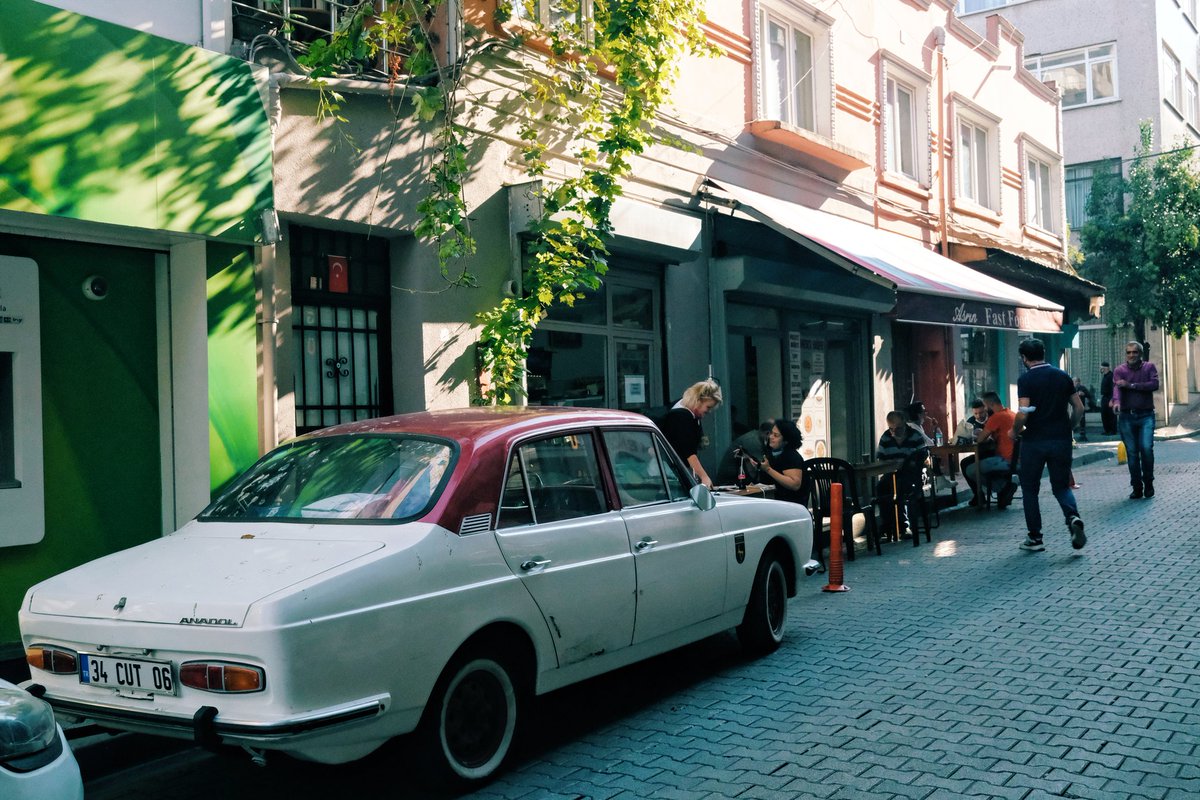 THREAD: 36 photos of my visit to Balat in Istanbul, Turkey, '20. I can't recommend this enough, colourful houses, cobbled streets, history & culture. Well worth a visit for photography and a great atmosphere. Please take your time in seeing all the photos, retweet if you like. 