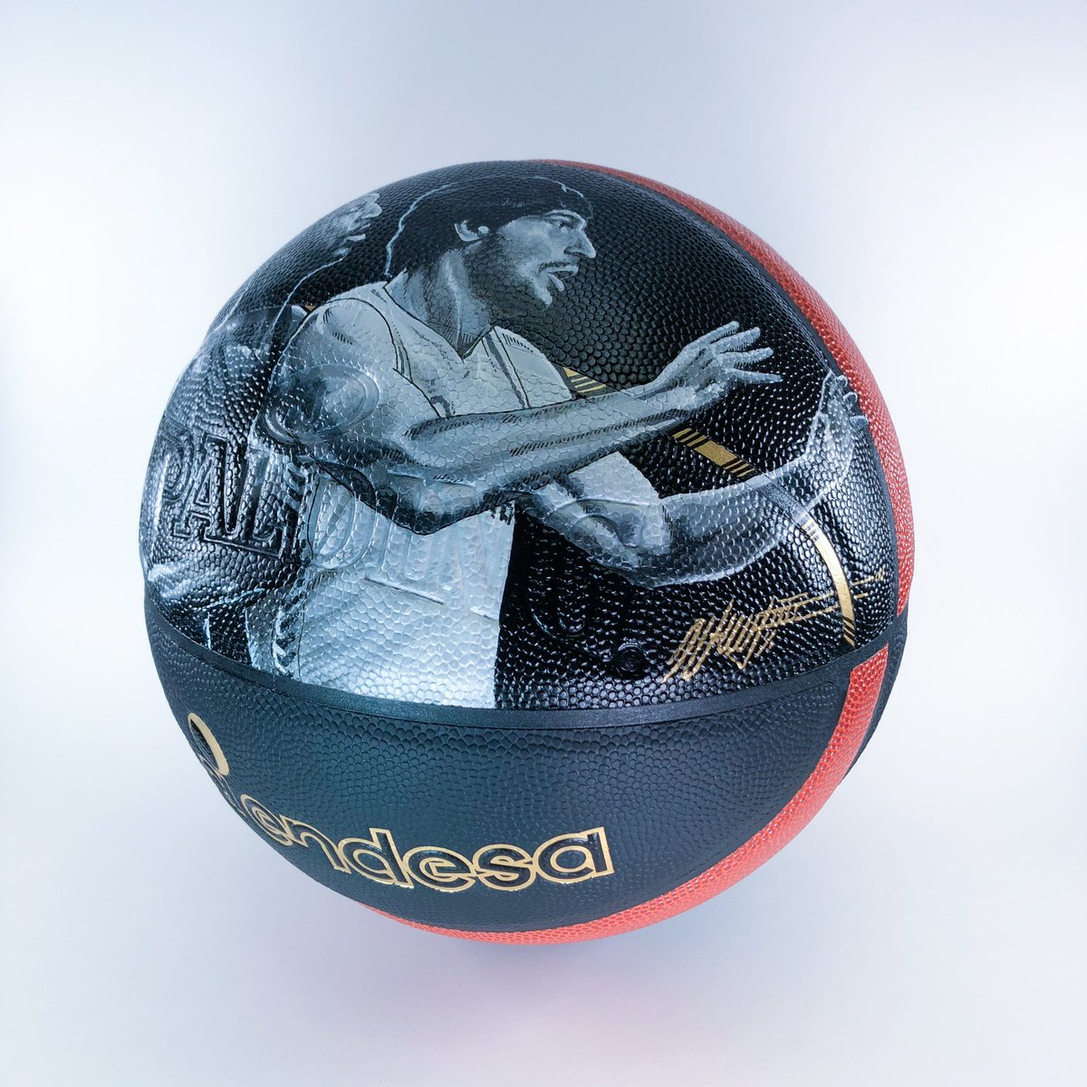 melonkicks's tweet photo. SPALDING.
LIGA ENDESA.
"Fernando vs. Audie"
#LEGENDS @ACBCOM
#melonkicks
#customball
#tarragoteam
#tarragosneakerscare
#vallejocolors
#alwaysvallejo
#spalding
#spaldingball
#ligaendesa
#fernandomartin
#audienorris
#realmadrid
#barça
#acb
#madeinalcobendas
#alcobendas https://t.co/9N5YRJTRgU