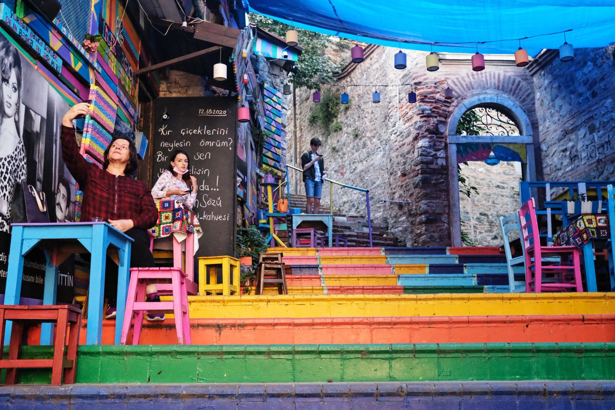 THREAD: 36 photos of my visit to Balat in Istanbul, Turkey, '20. I can't recommend this enough, colourful houses, cobbled streets, history & culture. Well worth a visit for photography and a great atmosphere. Please take your time in seeing all the photos, retweet if you like. 
