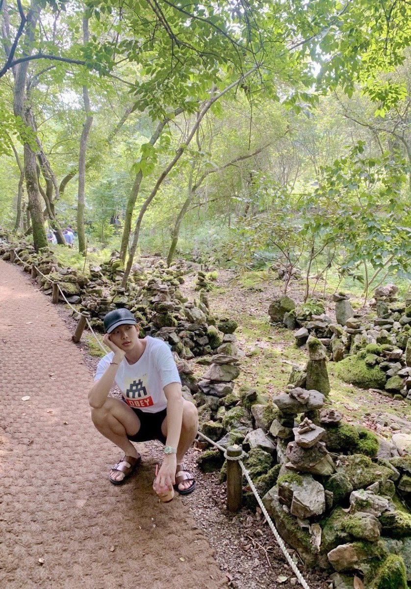 Namjoon: District Line. Mostly open air so you can take the scenic route. Whether going to Richmond Park for Namjooning in Isabella Plantations, or heading to South Kensington for the V&A, this line has it all.