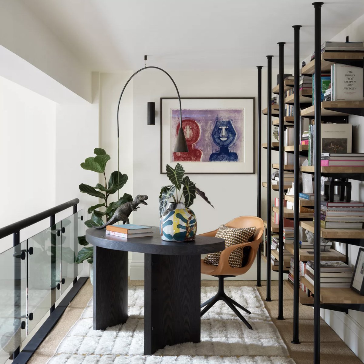kunalpatelgroup's tweet image. We LOVE the home office design trend that's converting everything from unused dining rooms, to hallway nooks, into a cozy and inspiring place to work. This modern design by Natalia Miyar is simply stunning!
_
Design by nataliamiyar 
_
#2021designtrends #daytonrealtor