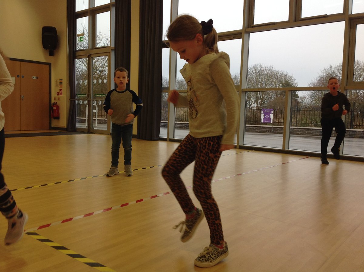 BeaconAcad's tweet photo. The Y2 hub team have been working hard on their fitness levels this afternoon with a quick burst of circuit training #GATActive #circuits #fitness #ActiveBursts https://t.co/y76Gh3fOnW