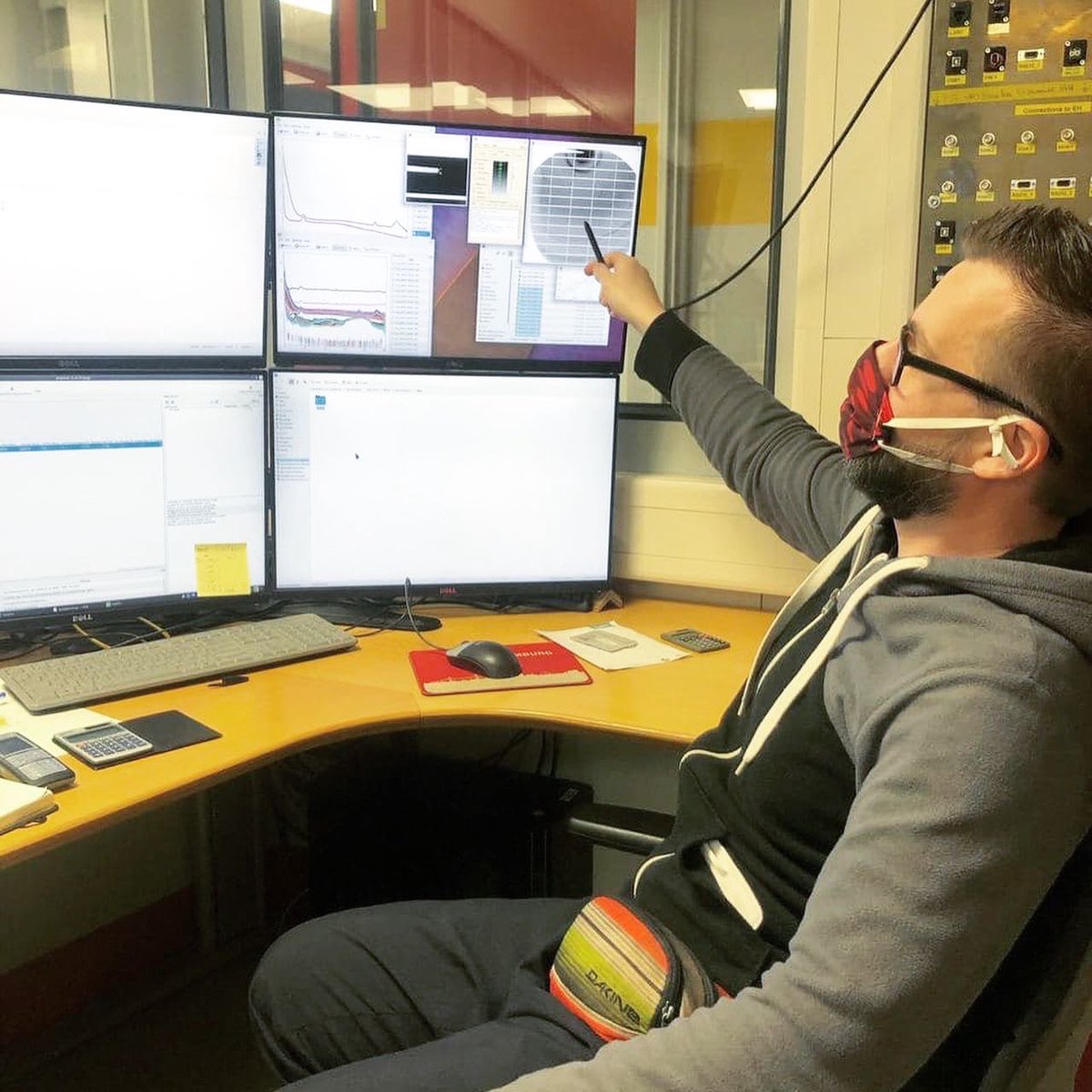 Update from #MgSafe:
(1) Florian Wieland (<a href="/HZG_de/">HZG</a>) and <a href="/KamilaIskhakova/">Kamila Iskhakova</a> performed a SAXS/WAXS study at the P12 BioSAXS beamline (EMBL) <a href="/desynews/">DESY (English)</a>. They studied the collagen orientation in bone explants with <a href="/MaryamRahmati4/">Maryam Rahmati</a> and <a href="/Biomat_UIO/">Håvard J Haugen</a> from <a href="/UniOslo/">Universitetet i Oslo</a>, who prepared the samples.