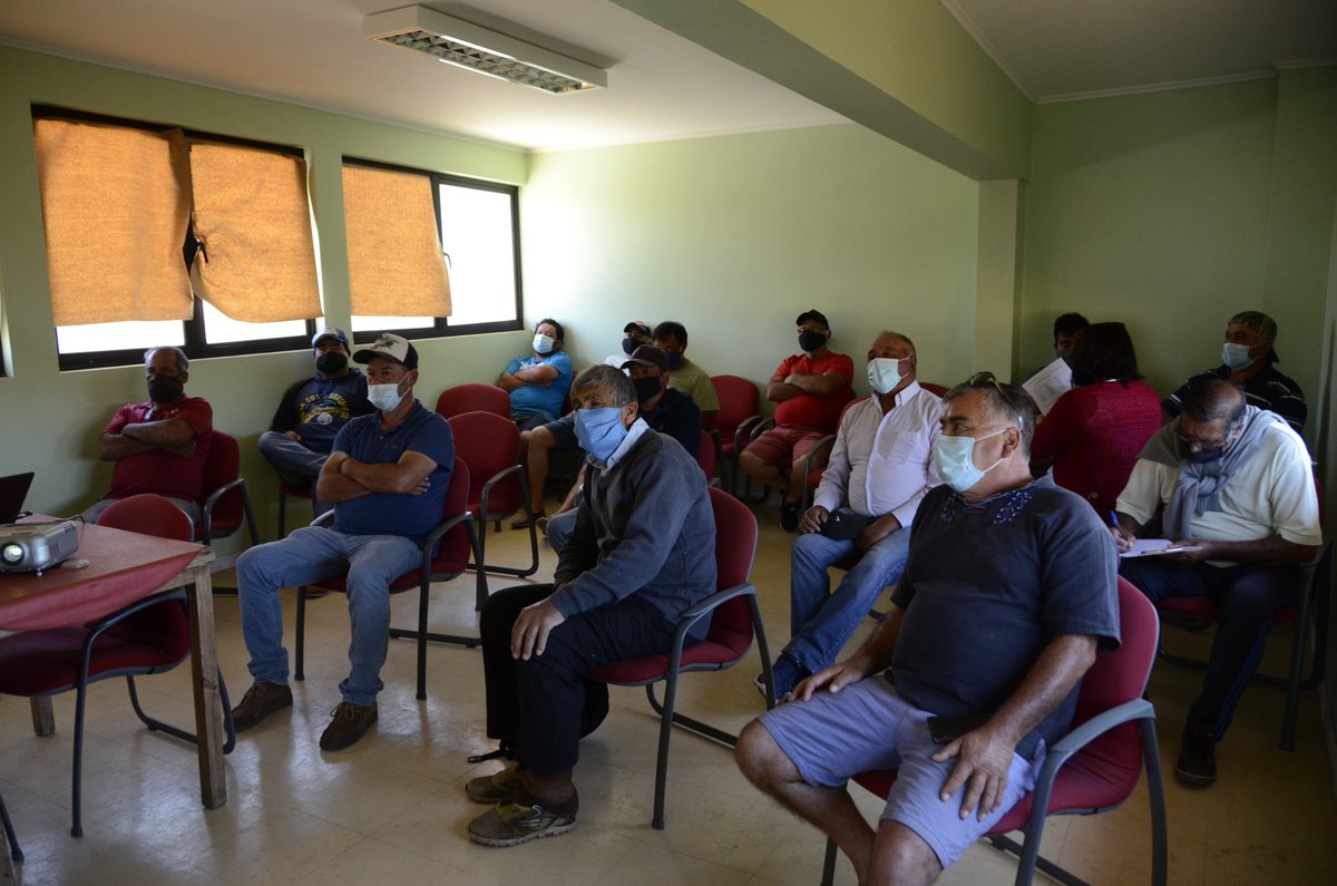 indespacl's tweet photo. ⭕️Gracias a programa @indespacl pescadores de caletas El Manzano #Quintero y Ventanas #Puchuncaví son capacitados por @BITECMA para diversificar y repoblar con mitílidos sus áreas de manejo #AMERB🙌🏾🐟🇨🇱
@meconomia
@LucasPalaciosC
@SubpescaCL
@AGallardoLagno
@sernapesca https://t.co/28RDcSl9MW