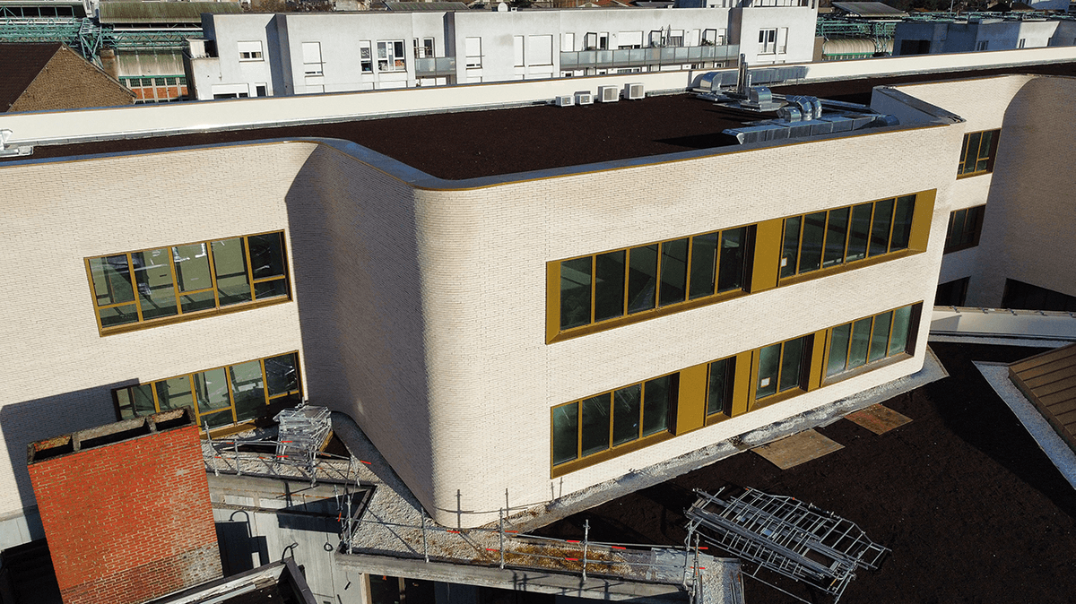 AgenceEngasser's tweet photo. PROJET [équipements]

Les travaux concernant le collège Jean Vilar à la Courneuve (93) touchent à leur fin ! La livraison est prévue pour février 2021.

https://t.co/eBtIIpA5S3

Photos © https://t.co/QamPujUi33 Sydney Zaggoury EIFFAGE

#engasser #architecture #teamarchi https://t.co/ID3Sz2Dkg6