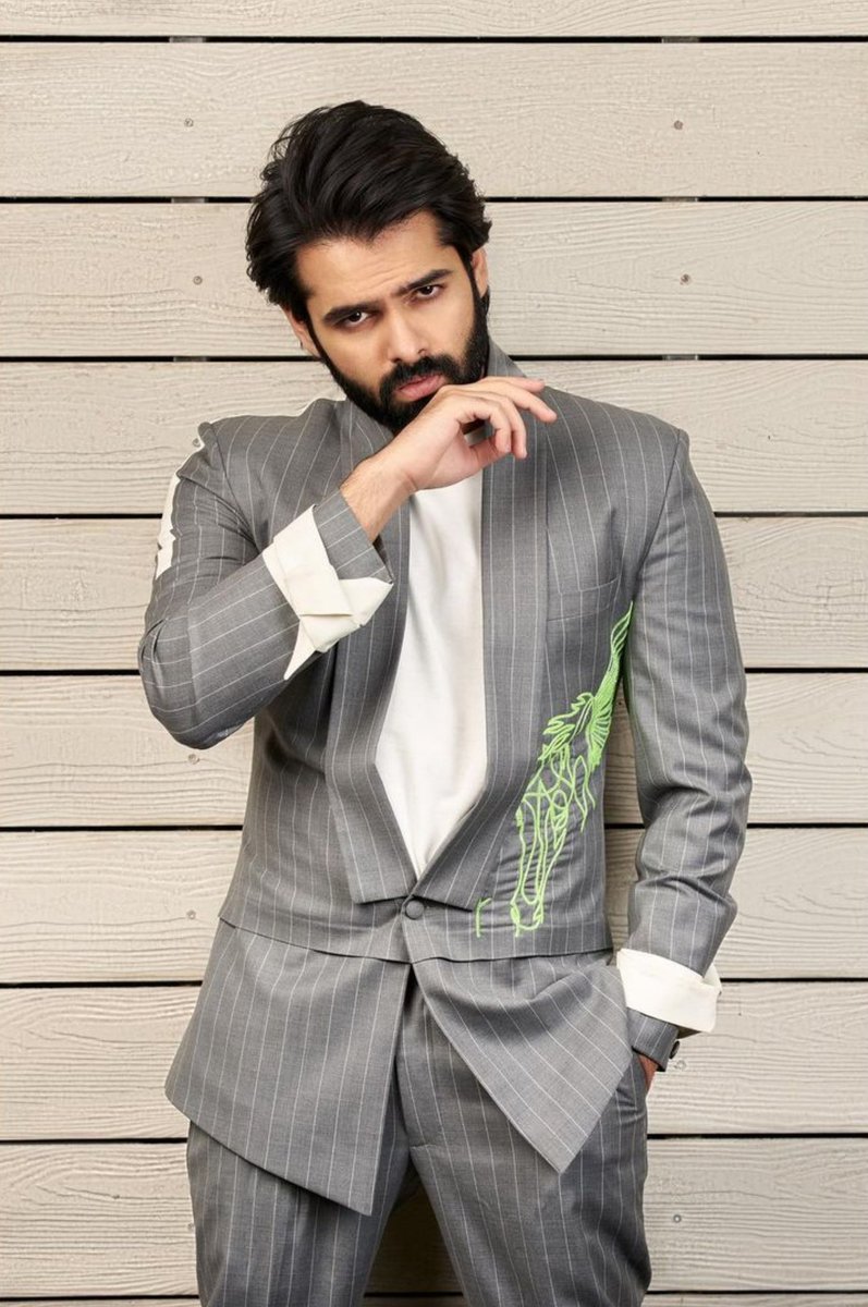 rfaVijayawadaa's tweet photo. See you in the Theaters tomorrow..π
#REDFromTomorrow @ramsayz #RedTheFilM #REDonJan14th
#RAPO #REDMovie https://t.co/fKkFEBL5vL