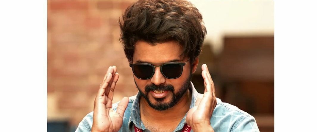 Mor_ganfreakman's tweet photo. 💐Congrats @KeerthyF1 Nanba for 1.5K hearts 🥳🥳🥳
🔥Twitterla Naiyapudai Pannittu Poite Irungha Nanba🥳💥
Keep Rocking..lot More to come Nae ❤😍
#MasterFDFS #MasterDay #MasterFromToday @actorvijay https://t.co/nzl2pz6jMs