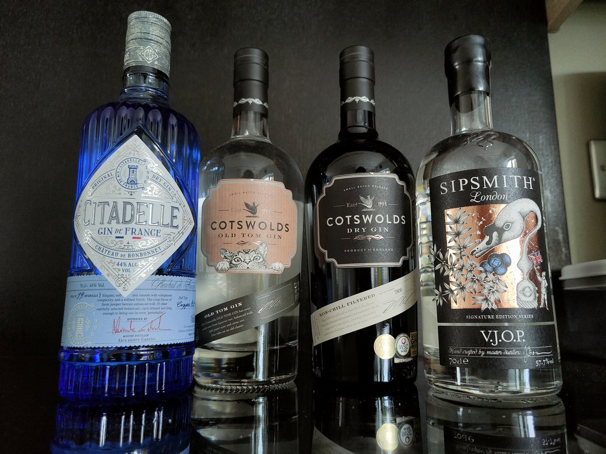 #lockdown supplies. #gin Delivered by <a href="/dpd_support/">DPD Support (UK)</a>. Purchased from <a href="/SpiritsKiosk/">Spirits Kiosk</a>. To be mixed with <a href="/SchweppesGB/">Schweppes</a> #slimline If the lockdown lasts until March I may need a rethink  😜. #cheers