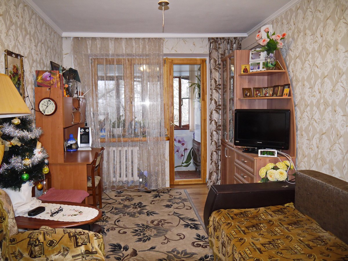 Продаётся 1-комнатная квартира в Лесках, 1-е КП. Общая площадь - 31 кв. м., 4-й этаж 5-этажного кирпичного дома, не угловая. Квартира в хорошем состоянии, в цену входит встроенная мебель на кухне, шкаф-купе в комнате, кондиционер, бойлер,

srk.com.ua/nedvizhimost/p…